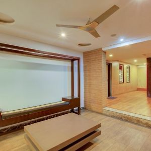 Super Townhouse Oak Jvh Hotel